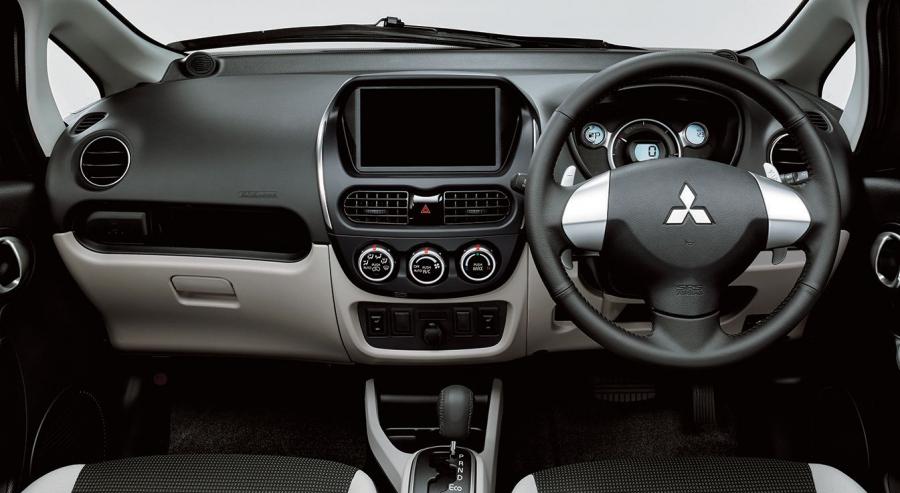 Торпедо Mitsubishi i-MiEV 2018 года  (JP) (фото 6 из 15)